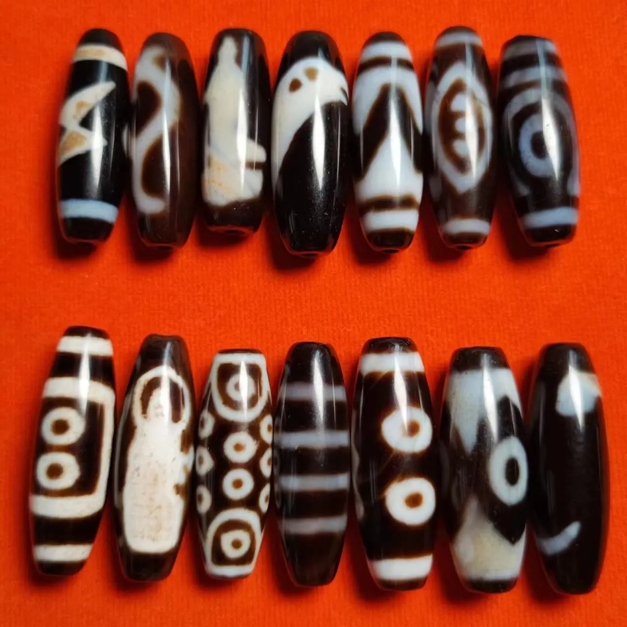 1pcs/lot natural multi-pattern old agate dzi Black and white Weathering lines archaic Rare breeds Accessories jewelry amulet