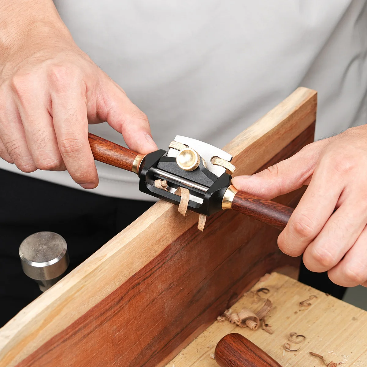 Mini-Holzhobel aus Aluminiumlegierung, Verstellbares Zweihand-Hobelwerkzeug, Manueller Speichenhobel für Holzarbeiten und DIY-Projekte – Detail 6