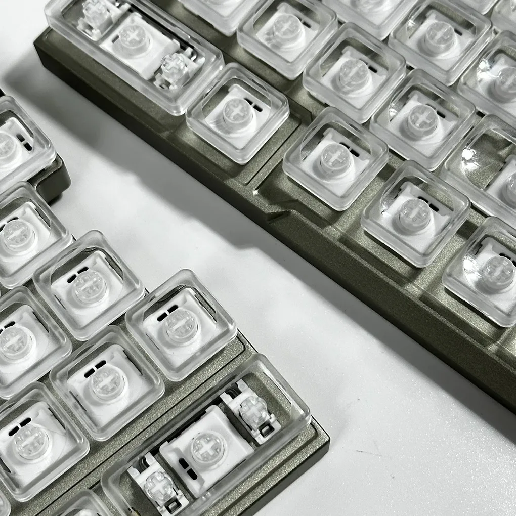 Рисунок 3 - Прозрачные низкопрофильные колпачки