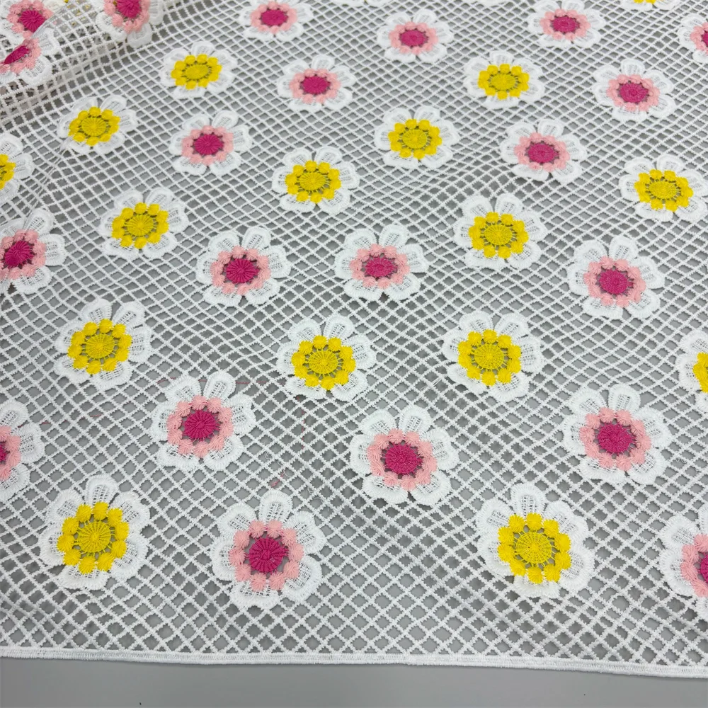 Neuer Stil Nigerianischer Spitzenstoff 2026 Hochwertige Wasserlösliche Bestickte Modische Weiche Spitze 5 Yards – Detail 7
