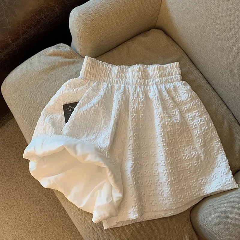 Pantalones cortos de Jacquard blanco y negro para mujer, pantalones cortos de pierna ancha con bolsillos elásticos de cintura alta, ropa informal suelta, medio pantalón, verano 2025