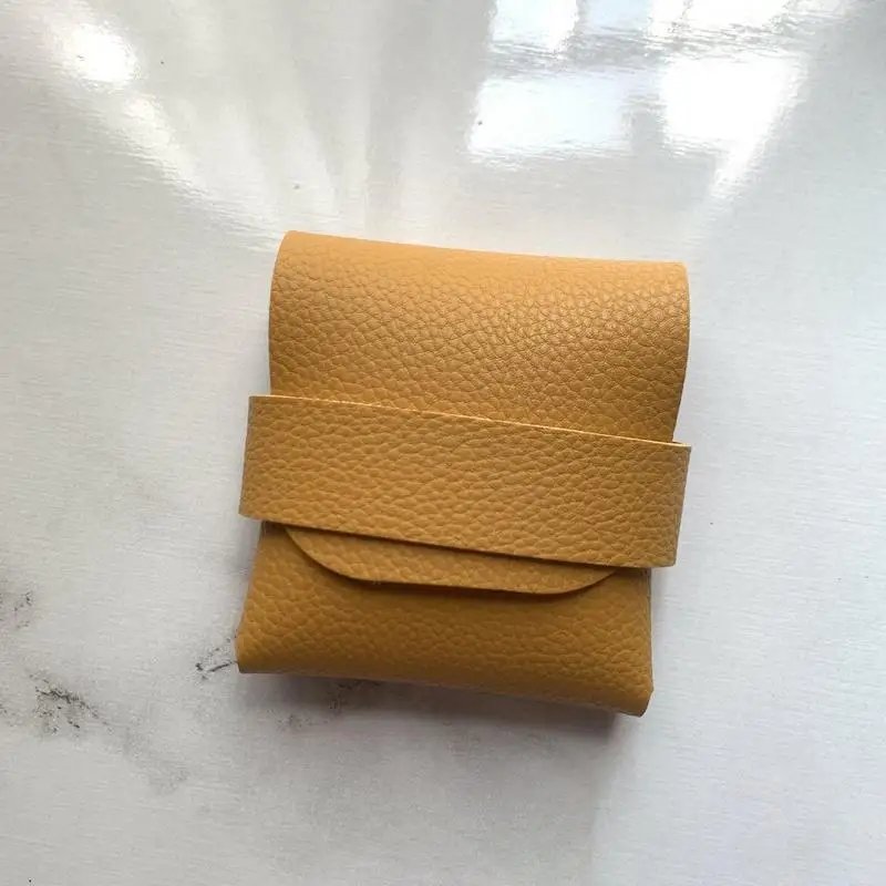 Travel Condom Box Compact Elegant PU Leather Condom Small Purse Secure Condom Carrying Case Discreet Design Protects 3-4 Condoms