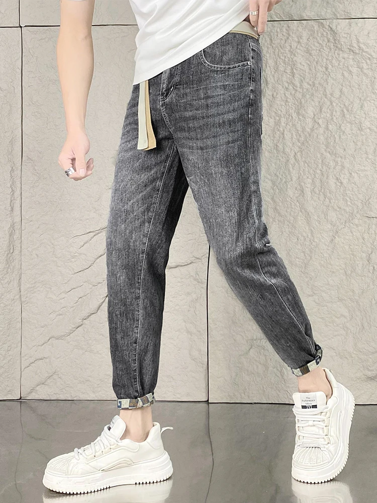 

Мужские джинсы Slim Fit с высокой эластичностью, повседневные брюки из девяти частей, новинка весенней коллекции, молодежные, стильные, трендовые, брендовые, пошитые на заказ