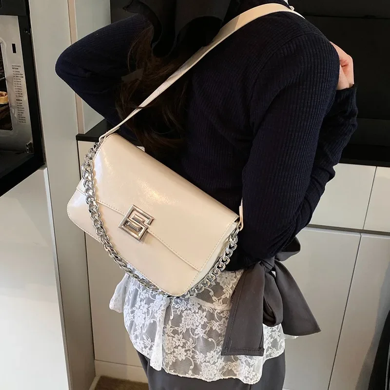 

Stylish Casual Solid Color Crossbody Bag For Women, Chic Vintage Leather Messenger Purse With Minimalist Luxury Design