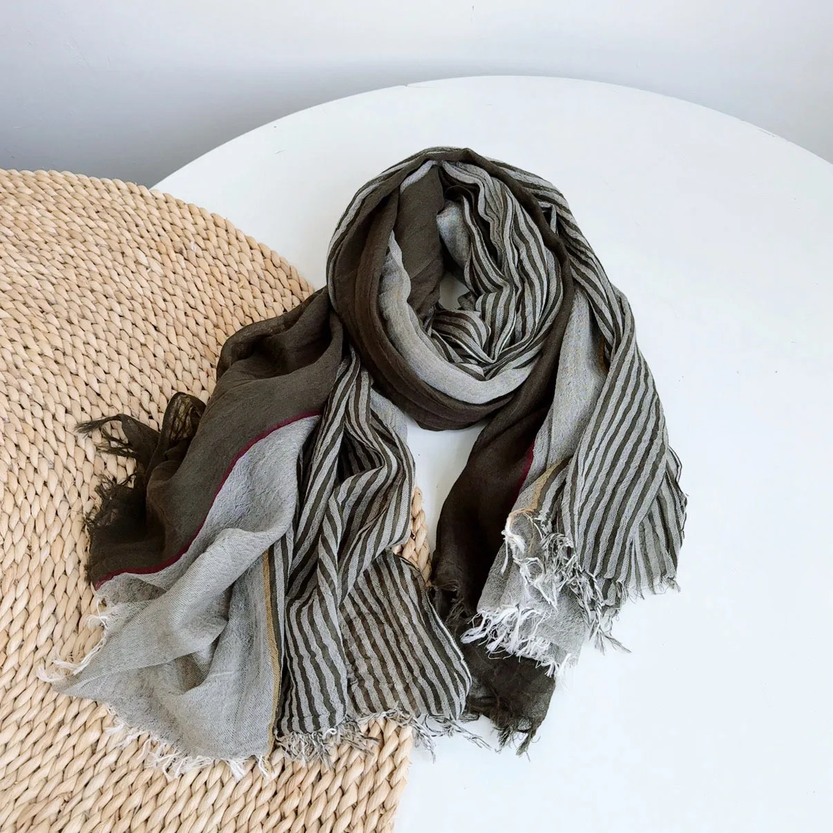 디자이너 브랜드 스트라이프 코튼 린넨 남성 스카프 가을 겨울 남성용 따뜻한 넥커치프 남성 액세서리 짧은 테슬 머플러