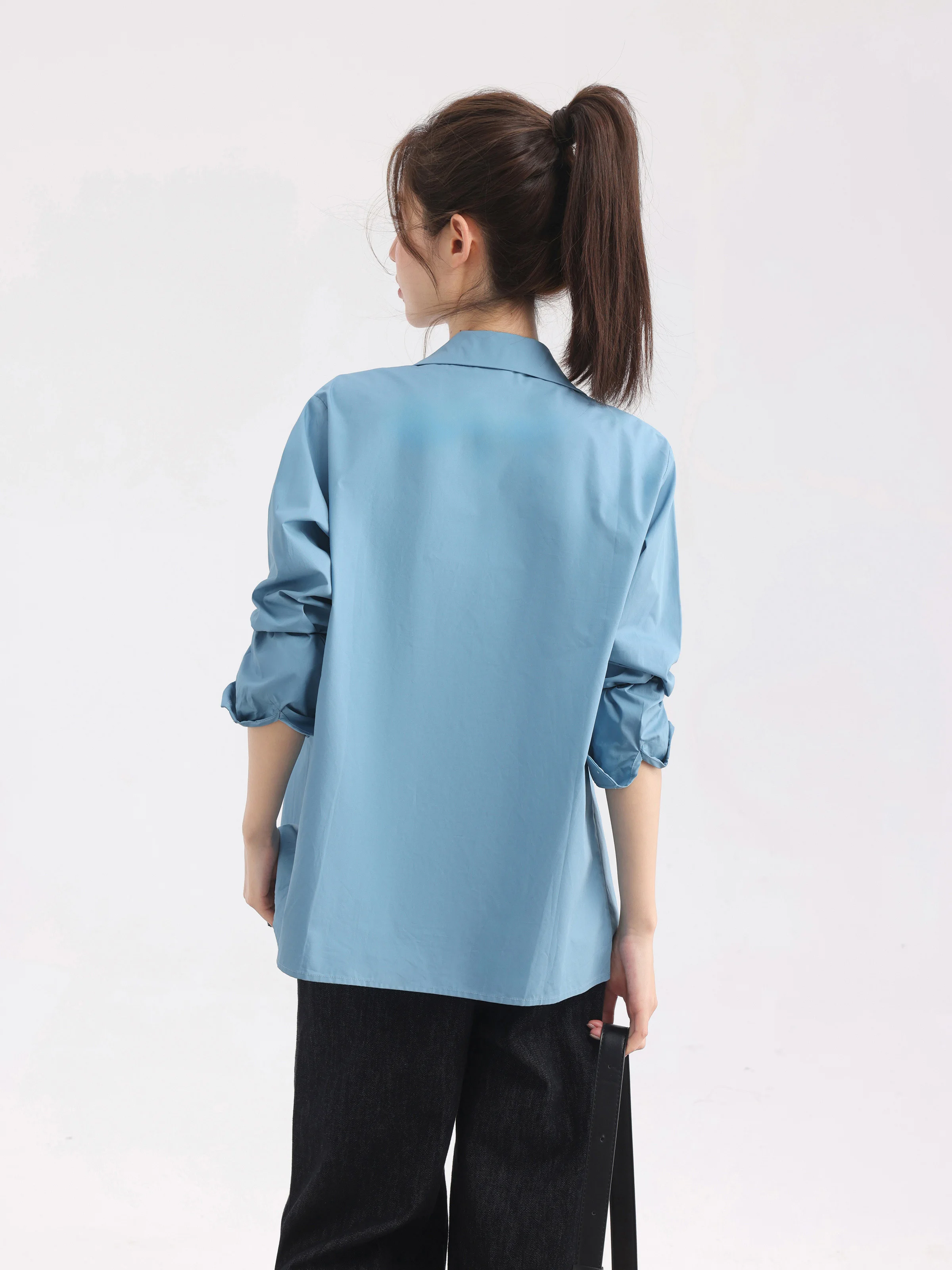 Women's Long Sleeve Blue Shirt Casual Loose Fit Spring Lightweight Button Down Top Layering Jacket Relaxed Fit Office Outerwear