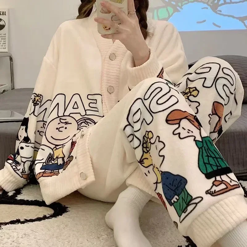 

Snoopy Cartoon Cute Home cloth nightgown Pajama Women's Autumn and Winter Cardigan Coral Fleece sleepwear