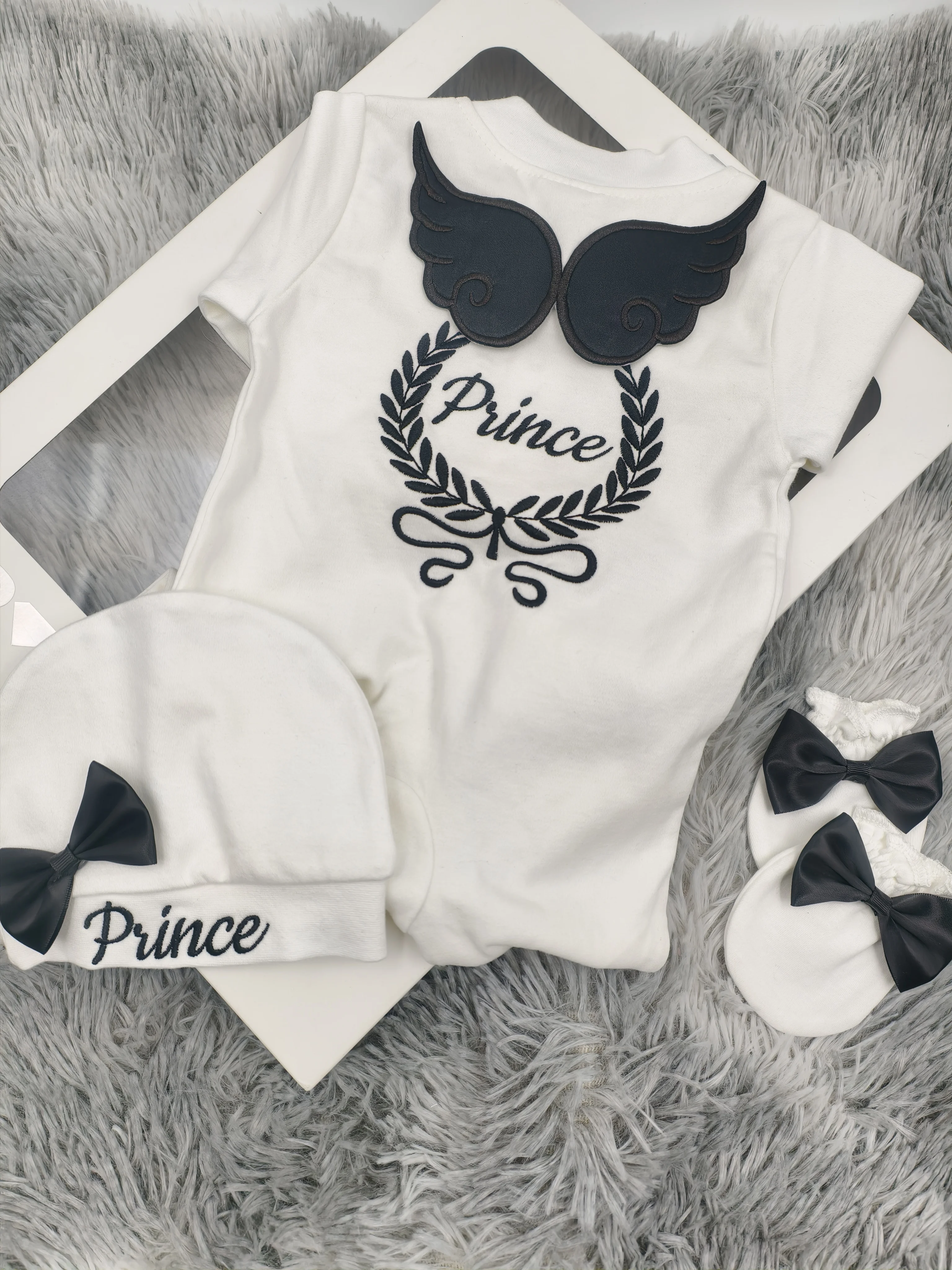 Fashion Newborn Baby Boy Jumpsuit 3Pcs Set Prince Wing Embroidery Bowknot Romper With Hat Mittens Infant Gift Clothes