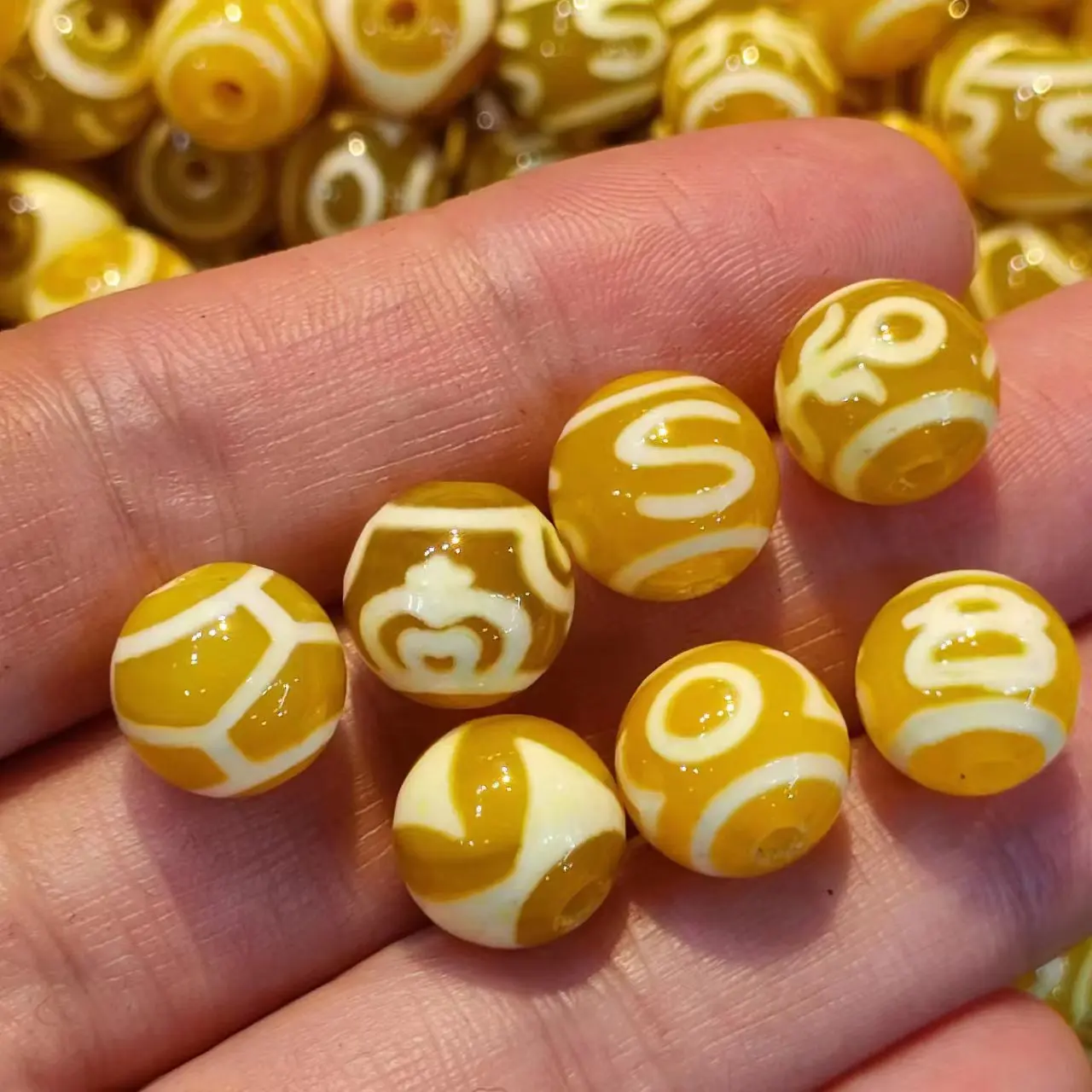 

100pcs/lot natural multi-pattern old agate dzi wholesale light Yellow round bead Accessories jewelry amulet Ethnography taki diy