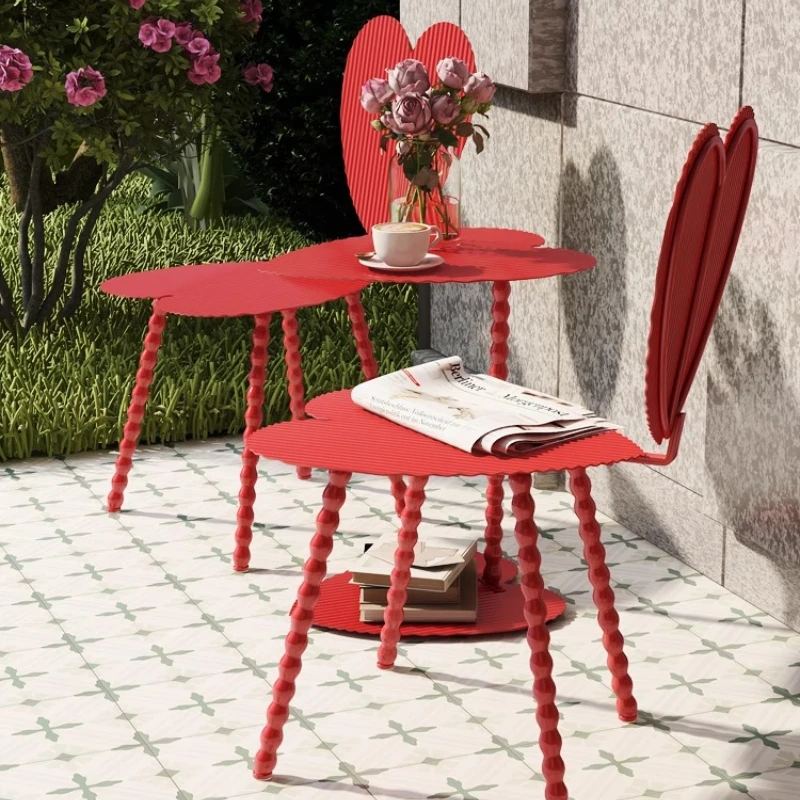 

Dopamine Red Heart Chairs Minimalist Metal Garden Chairs for Photo Shoots Ins Designer Seat Modern Side Table with Love Shape