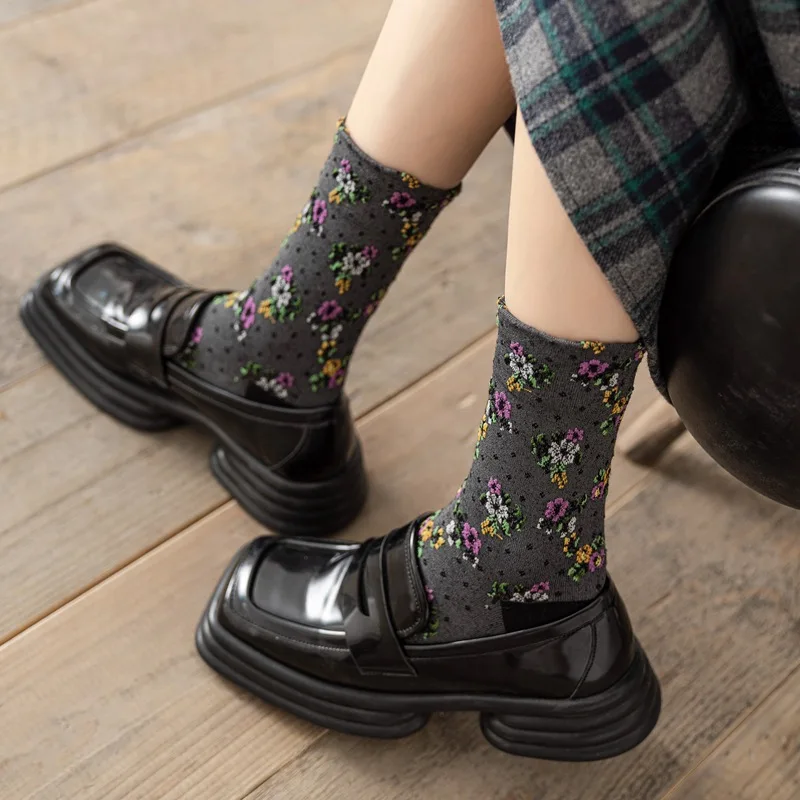 Autumn Winter Women Socks Ethnic Floral Embossment Kawaii Cute Socks Women Korean Fashion Harajuku Vintage Streetwear Long Socks