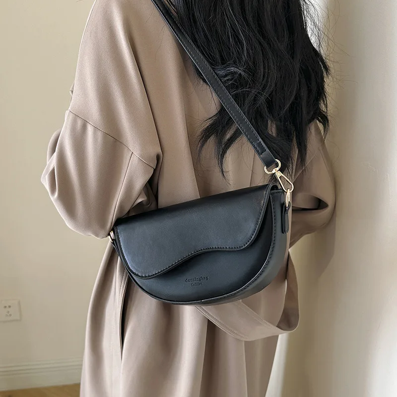 Sac à bandoulière en cuir PU pour femme, sac de dégager, simple et décontracté, sac à ati elles initié, à la mode, nouveau style, automne et hiver 2024