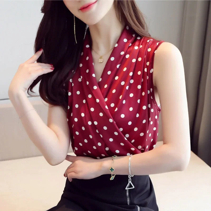 Summer New Elegant Polka Dot Chiffon Blouses Women Sleeveless V-neck Female Shirts Casual Loose Tops Shirts Femme Blusas 13120