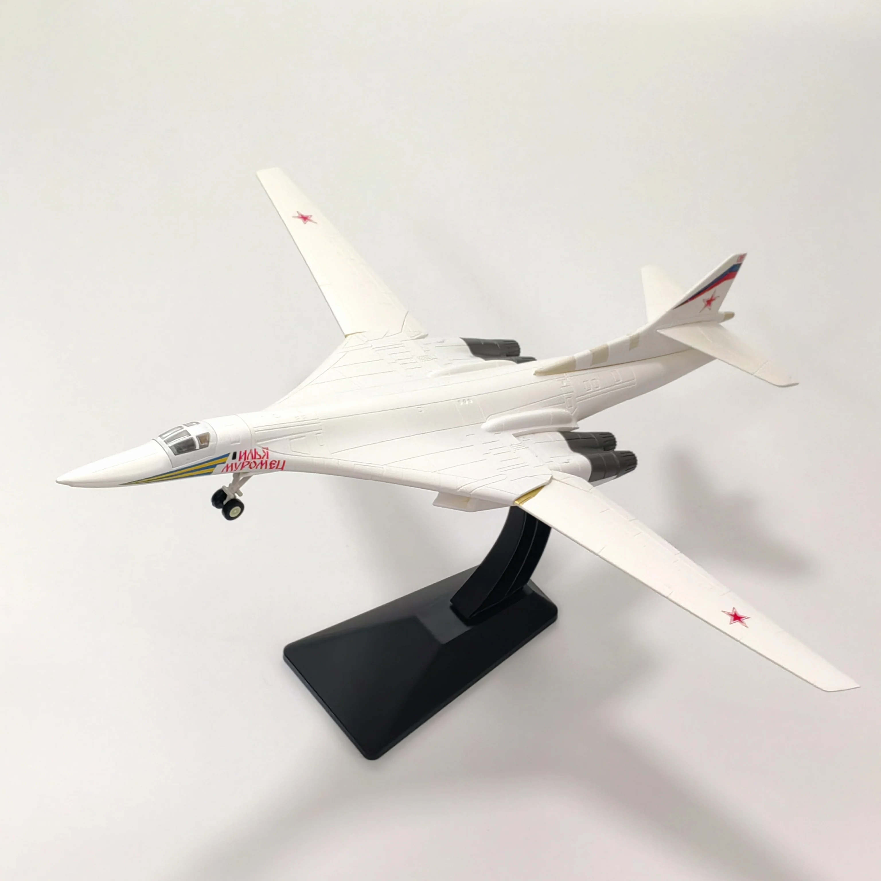 1/100 Scale Tu160 Puzzle Plastic  Model (including base) Home placement, collection decoration Creative Gifts & Presents