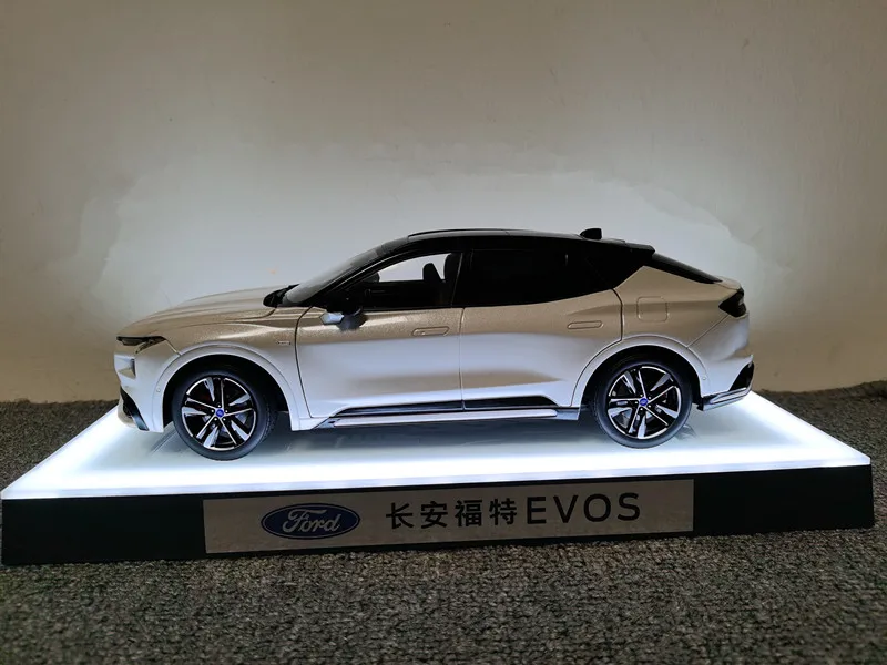

The Original Changan Ford Evos Car Model Ford Evos Suv Off-Road 1:18 Alloy Car Model Can Be Used To Collect Gifts Base Luminesce