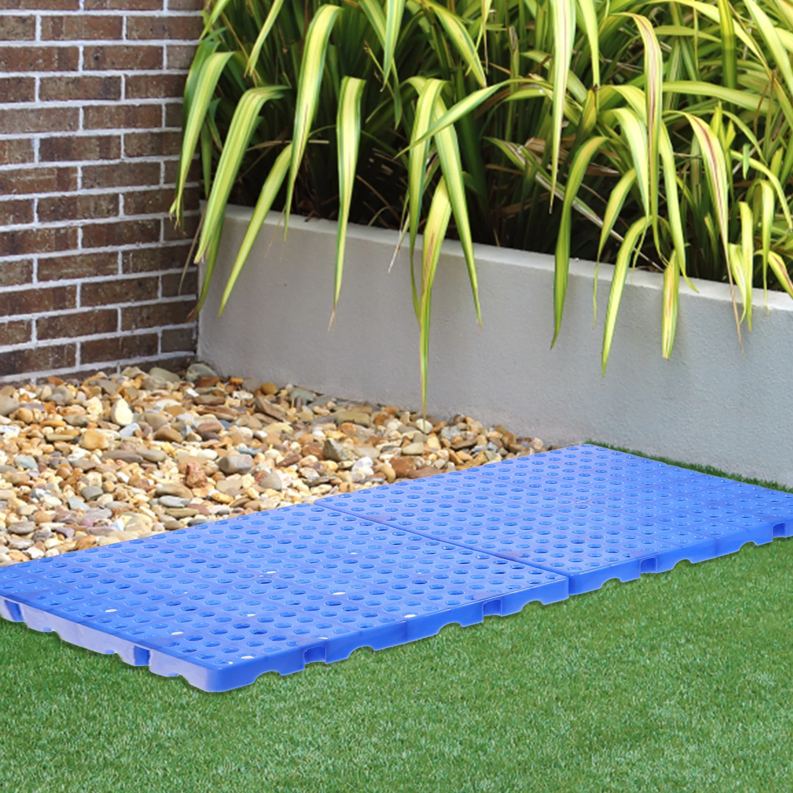 

4Pcs Plastic Patio Tiles Interlocking Outdoor Floor Tiles Splicing Garden Flooring Non-Skid Wear-Resistant for Backyard Balcony