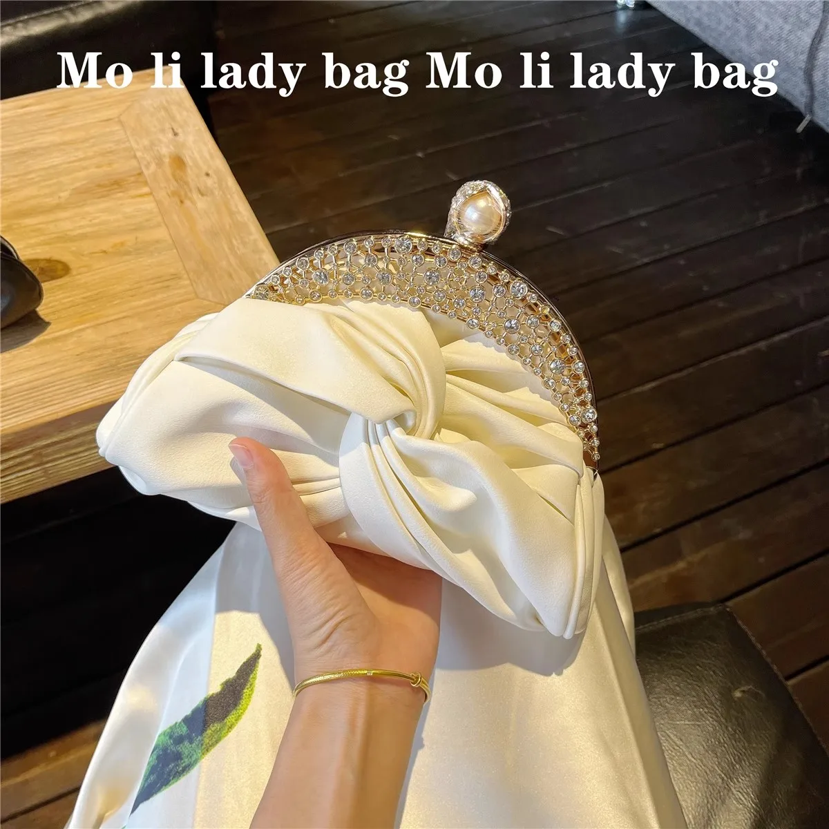 

High Quality Soft PU Pleated Cloud Bag Fashion Women Handbag Glitter Rhinestones Diamond Evening Bag Wedding Party Clutch Purse