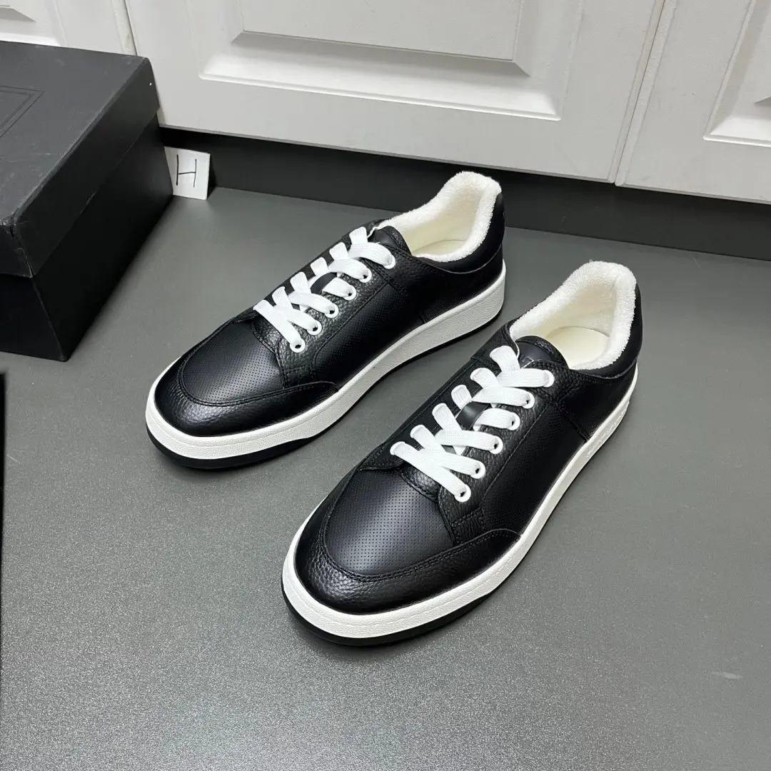 Unisex Black Fleece Lined Low Top Sneakers Perforated Leather Lace Up Casual Shoes Thick Sole Warm Street Skate Footwear for Men Women
