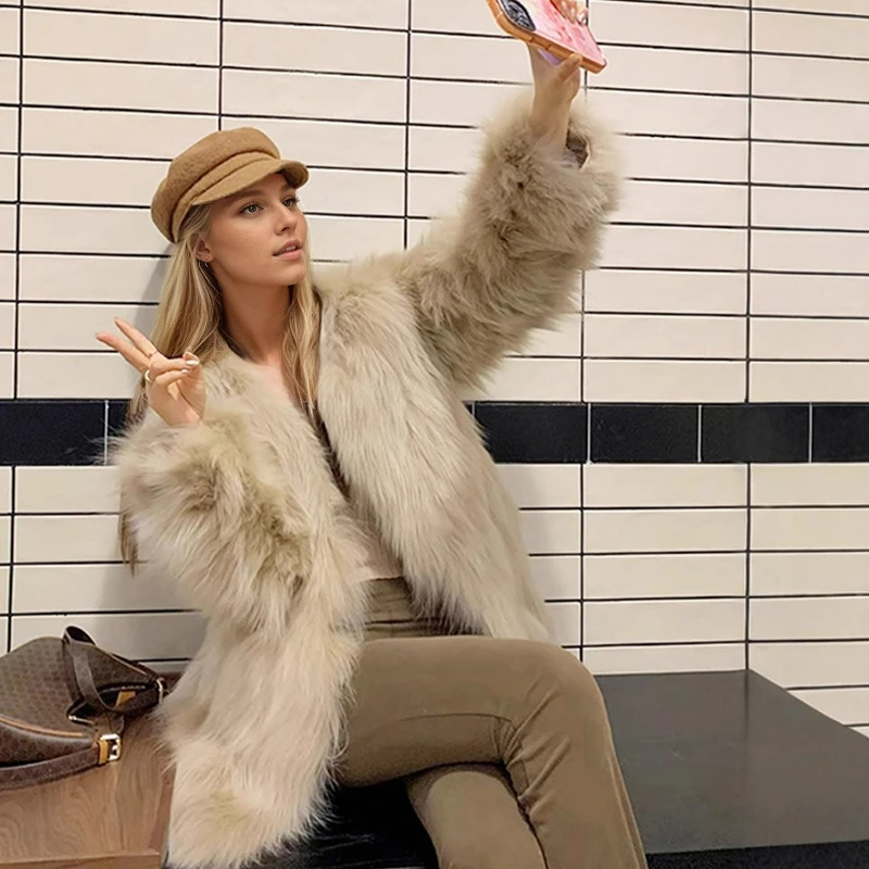 2026 Autunno/Inverno Nuovo Capispalla in peluche caldo addensato alla moda con un elegante e confortevole in stile europeo americano per le donne