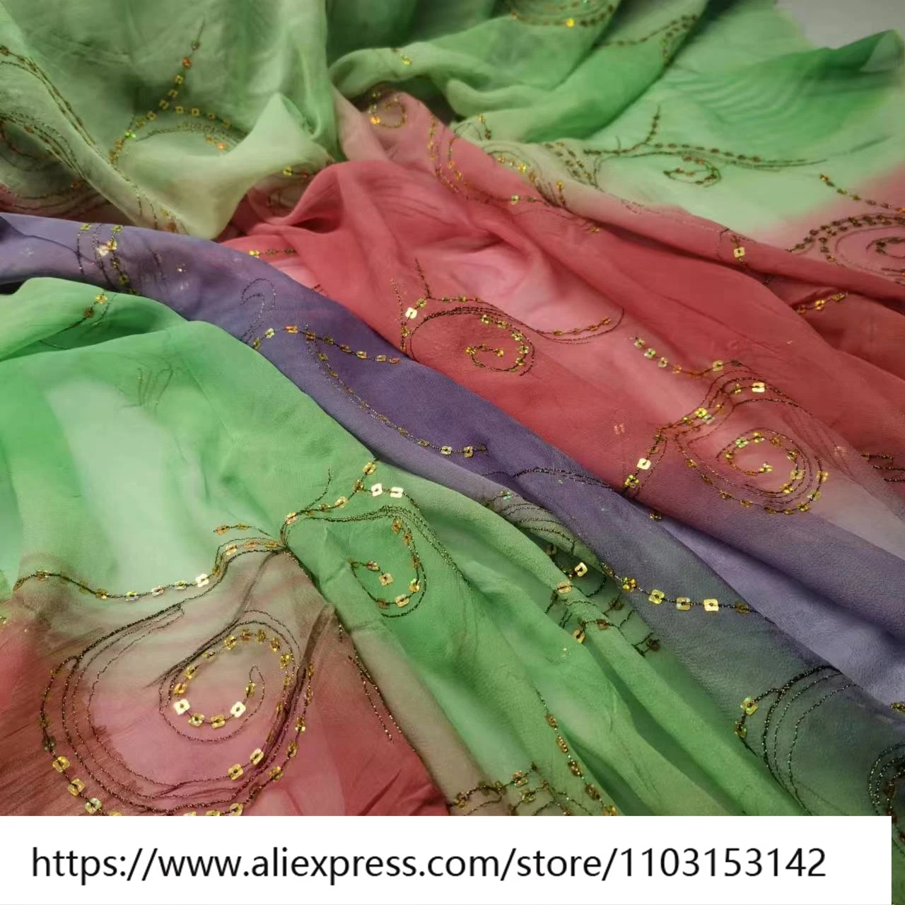 Zomer lichte en enigszins transparante zijden stof met lovertjes 8momme prieel met borduurmode doek