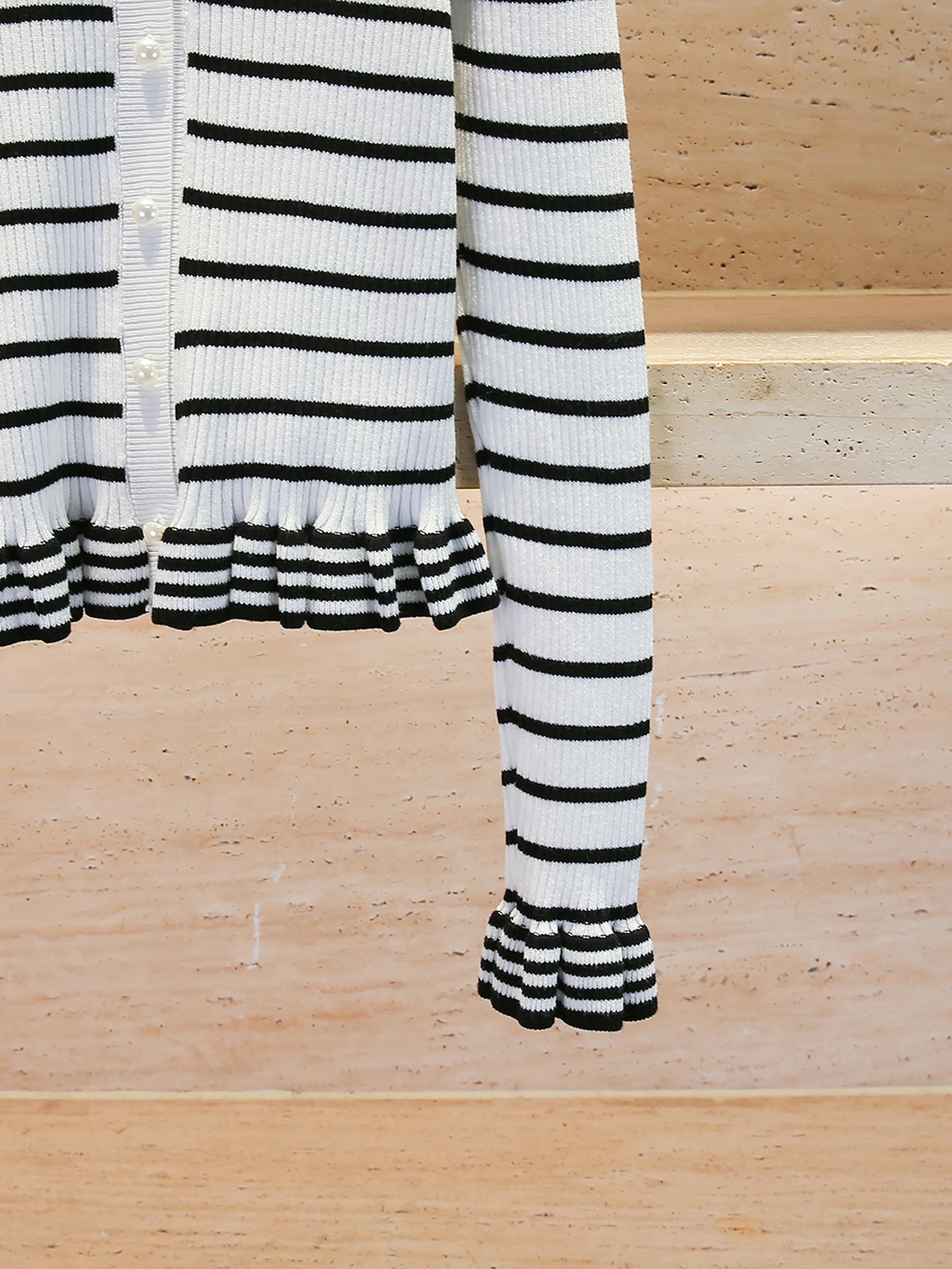 

Высококачественный женский вязаный открытый кардиган в полоску с v-образным вырезом, топ, комплект South Oil Autumn Faion Commute Sle, стандартный крой, средний размер