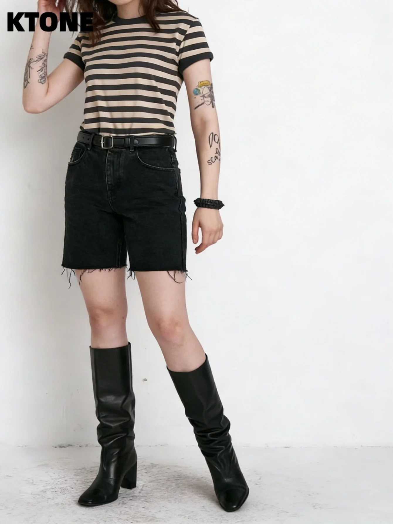 

Jeans Drip Black Slim Denim Shorts For Man Solid Color Minimalist Retro No accessories or belts included