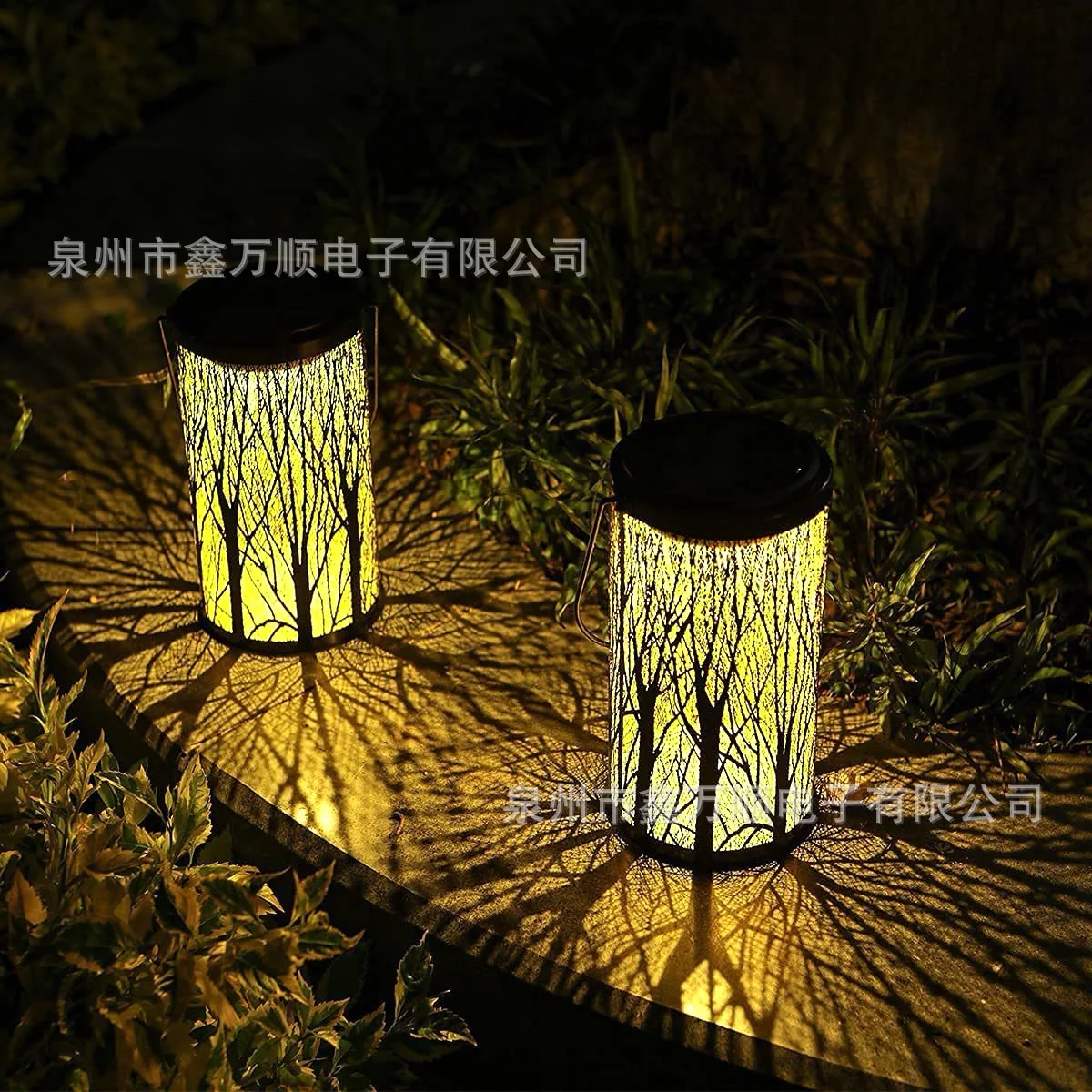 

Solar-powered courtyard light, iron hollow-out lamp, outdoor waterproof courtyard decoration, Tree of Life lantern