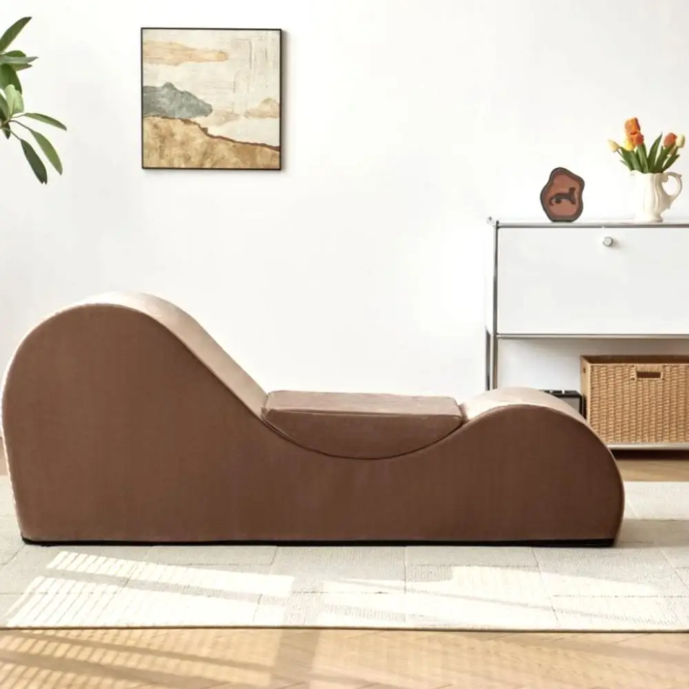 كرسي استرخاء Solace Chaise Lounge بتصميم مريح بدون جاذبية، غطاء رغوي عالي الكثافة قابل للإزالة وقابل للغسل باللون البني