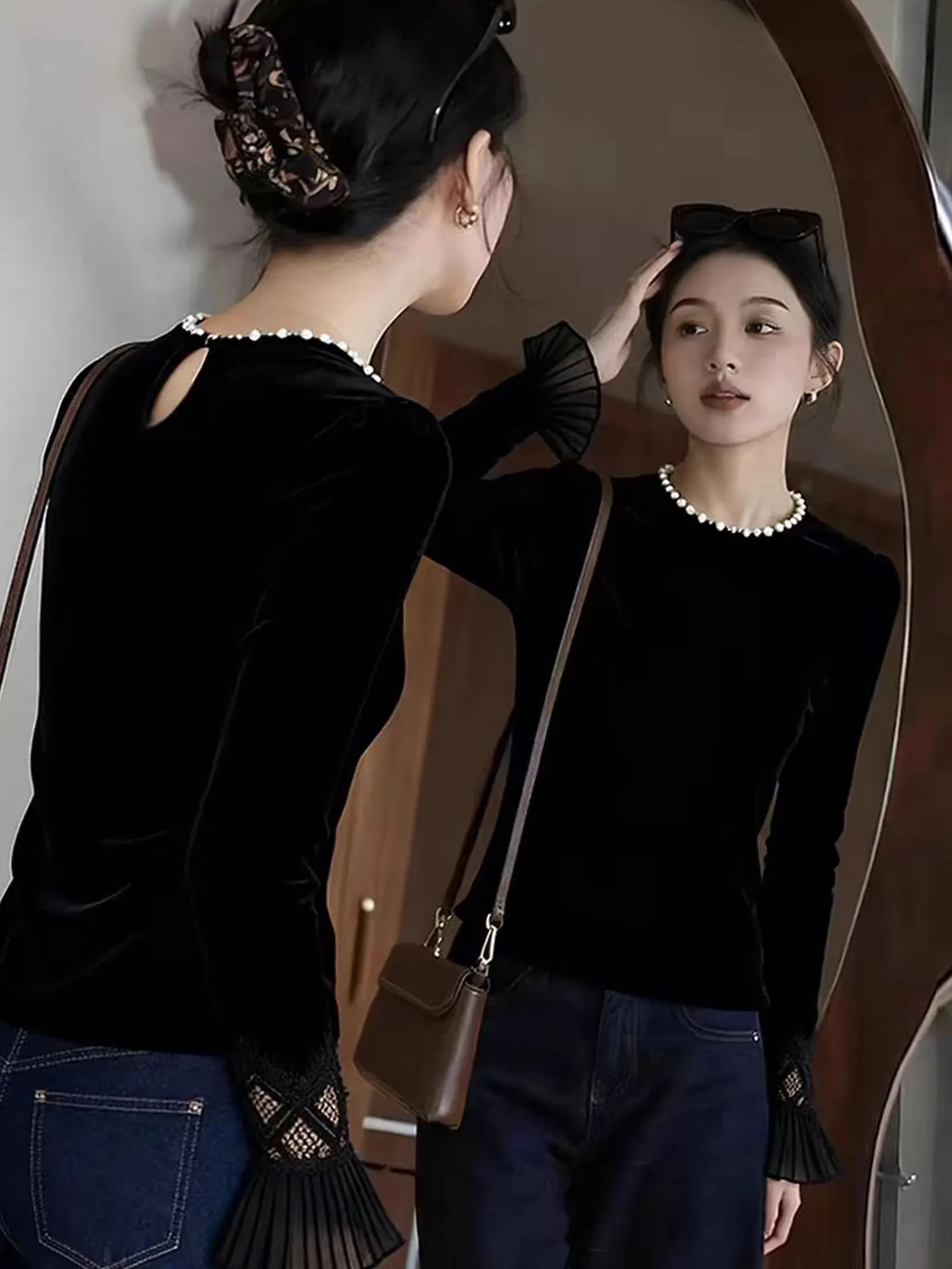 

Ele Velvet Long Sve T-irt Winter 2025 Faionable Women's Commute Warmth Regular Fit round Ne Top