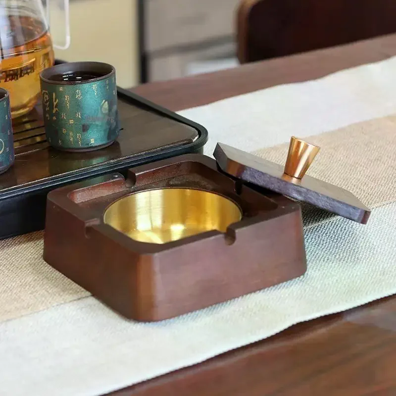 Square / Circle Natural Wood Ashtray With Lid Fireproof Iron Core Compact Size Suitable For Tea Tables And Desks Ash Tray Home