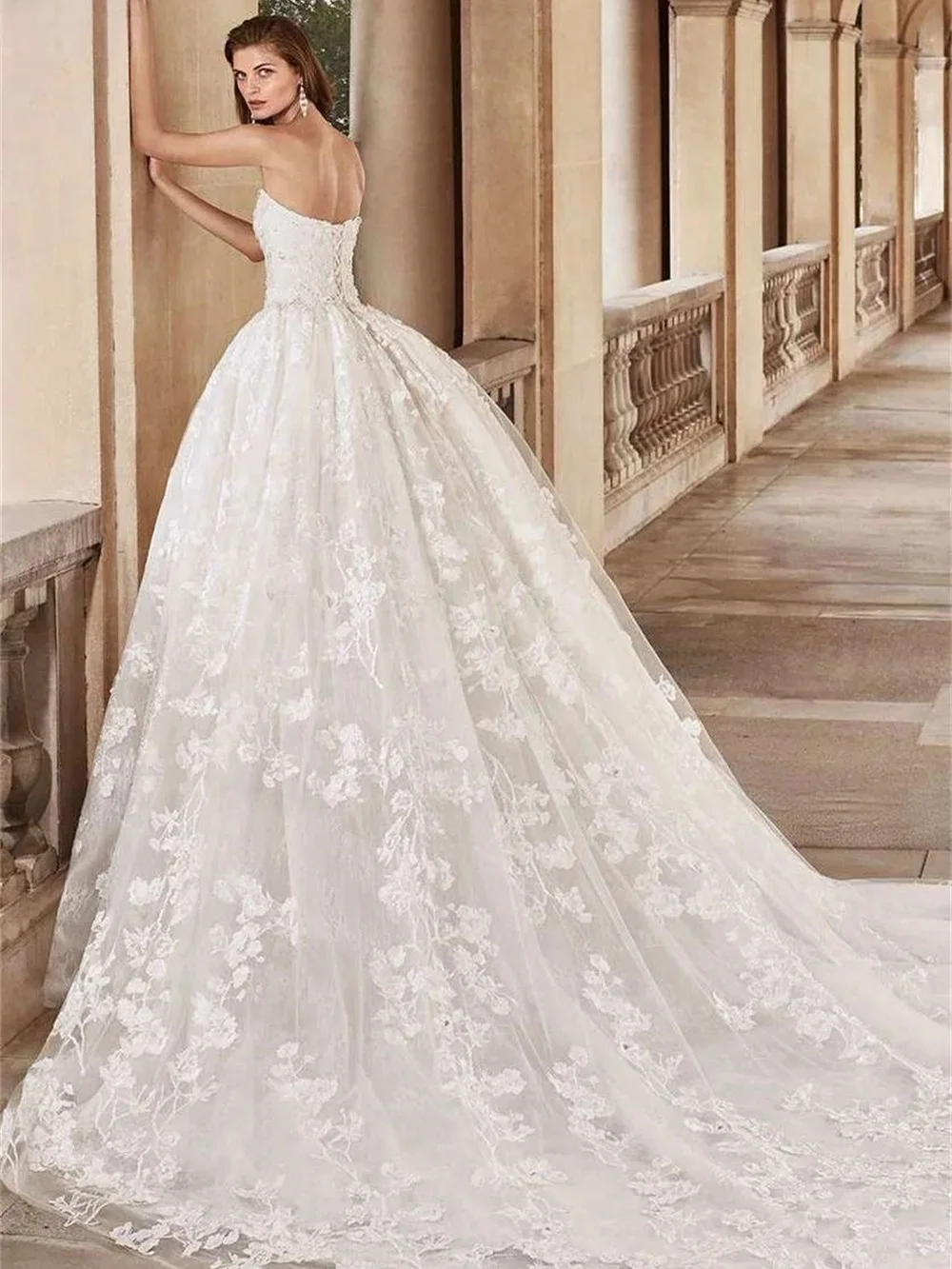 Sexy Sweetheart Wedding Dresses Illusion Applique Bridal Gowns Bohemian Customized Floor-Length Wedding Gowns Vestidos De Novia