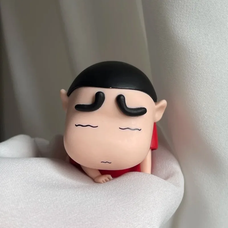 Kredka Shin-chan Ass Figurka akcji Model Zabawka Kreskówka Ozdoba na biurko Dekoracja Wnętrze samochodu Figurka Anime Lalka Dzieci Prezent