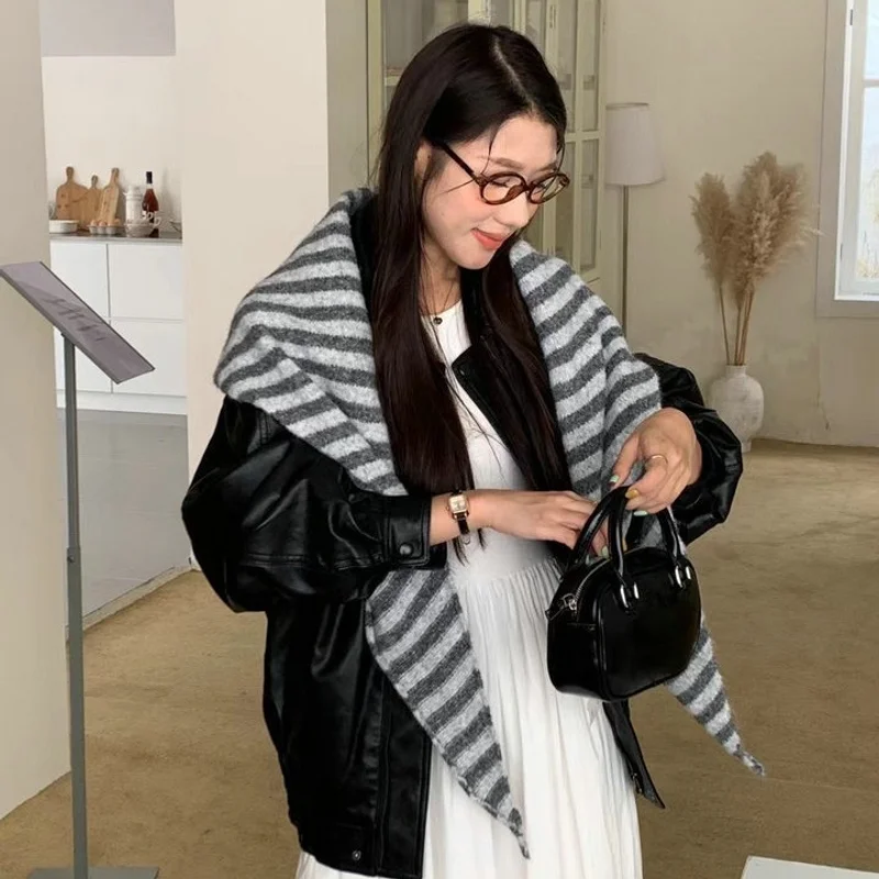 

Striped Knitted Triangle Scarf Shawl Women's Korean Edition Winter Imitation Cashmere Scarf with Diagonal Cape for Warm Neck