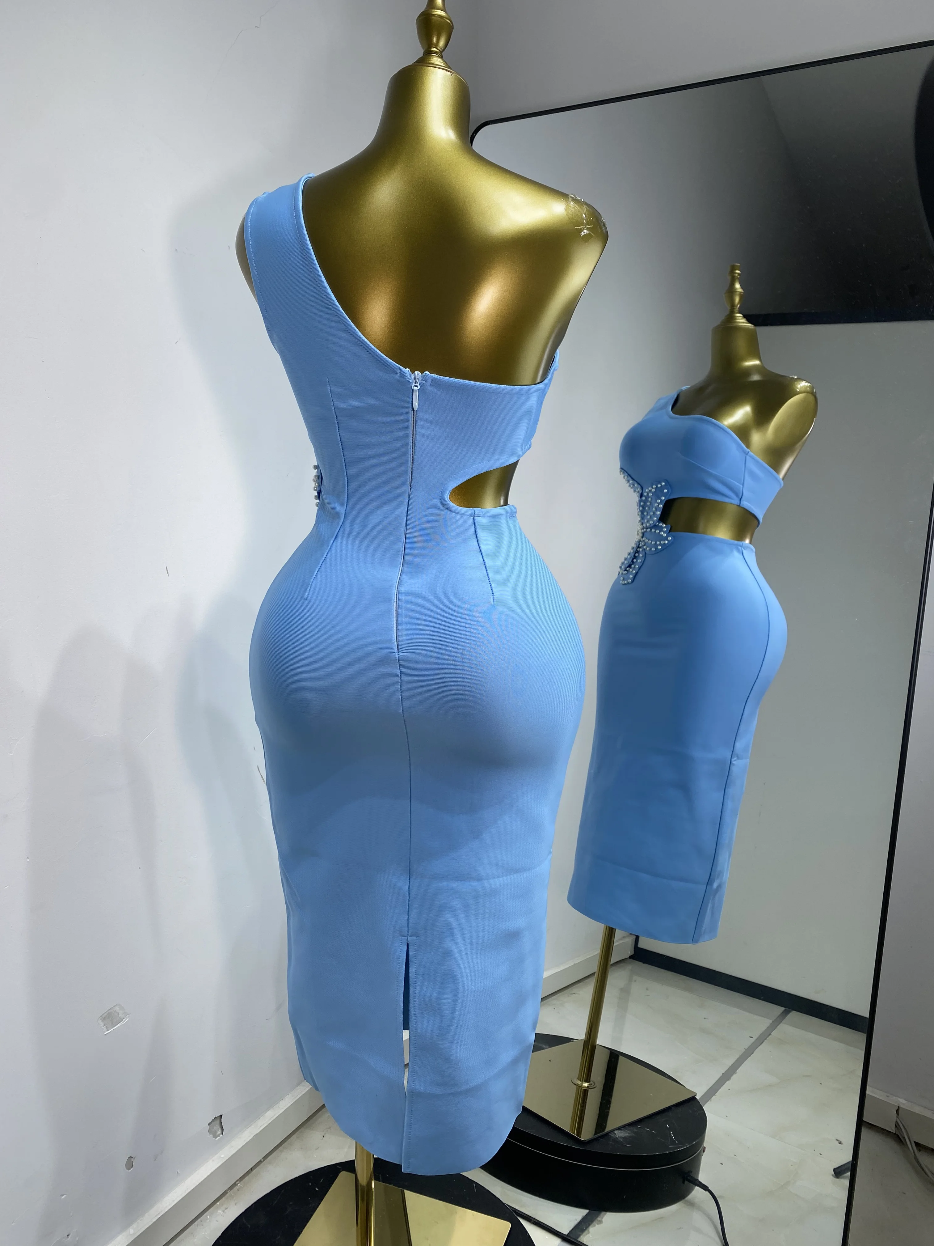 Vestido clásico azul cielo con un hombro recortado y flores de perlas hasta la rodilla para mujer, vestido de fiesta para fiesta de noche y celebridad de cumpleaños