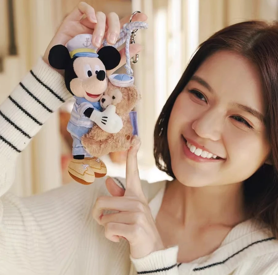

Плюшевый брелок Disney Duffy and Friends из коллекции Spring Voyage: Микки Маус, милый мультяшный мягкий подвесной шарм
