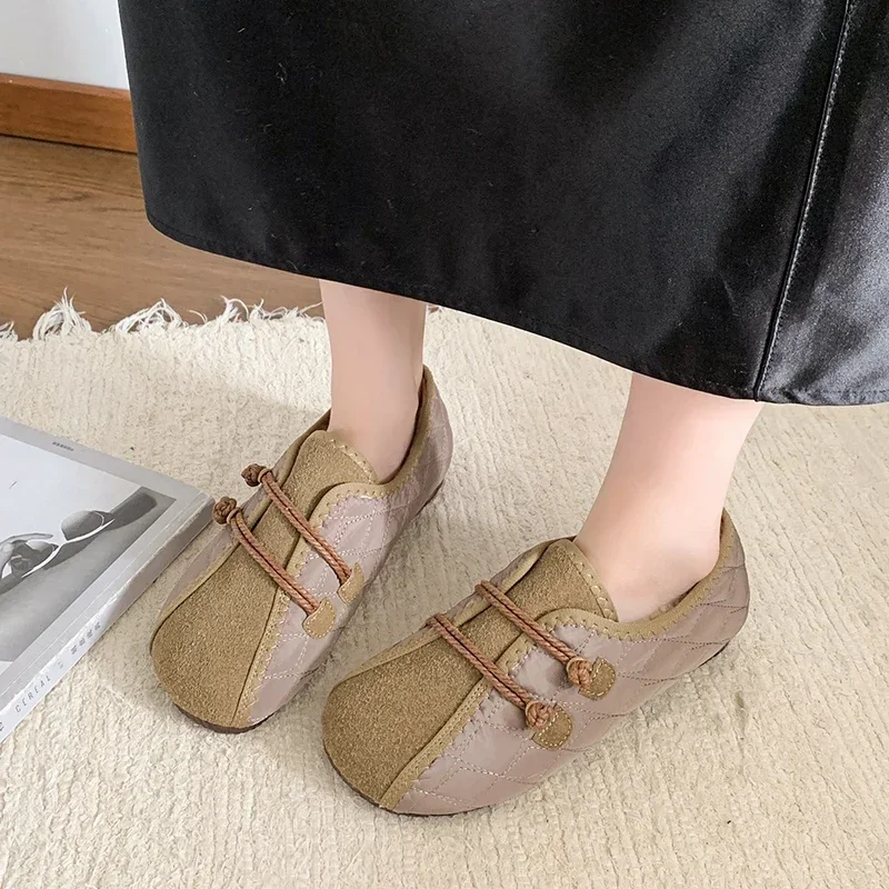 

2025 Winter New Velvet Warm Trendy Retro Comfortable Round Head Flat Bottom Warm Bean Cotton Shoes Plus Size 41 42 Female New