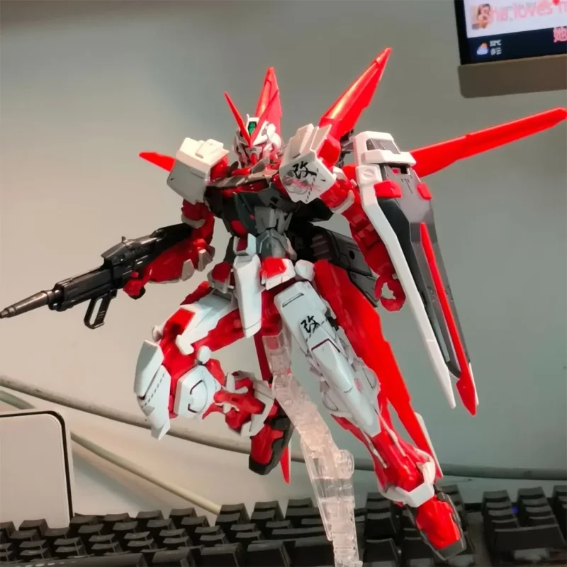 STAR Astray กรอบสีแดง MBF-P02 HG 1/144 ประกอบตัวเลขการกระทําเดสก์ท็อปตกแต่งของเล่นเด็กของขวัญสะสม