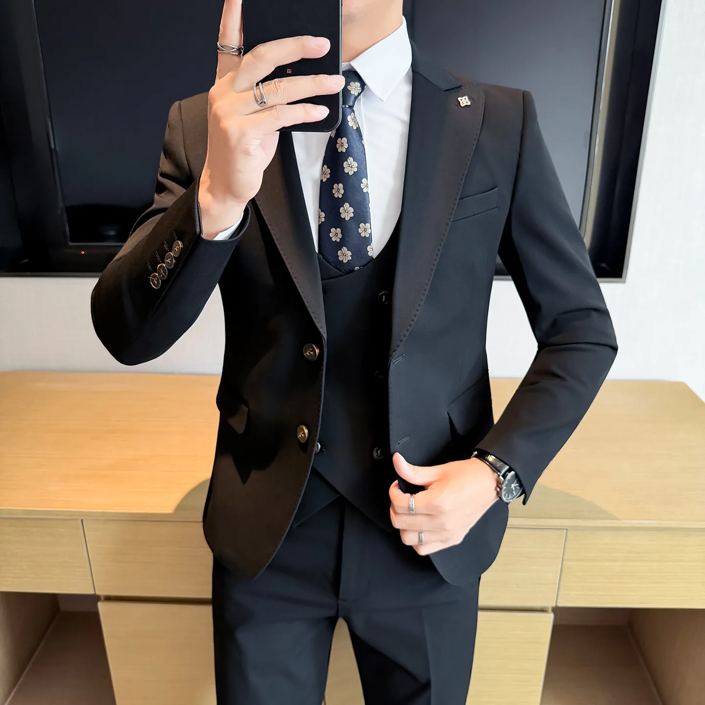 Fashionable Casual Autumn Winter Two-Button Men's Suit Set Three-Piece Set for Business Commuting Wedding New Groom
