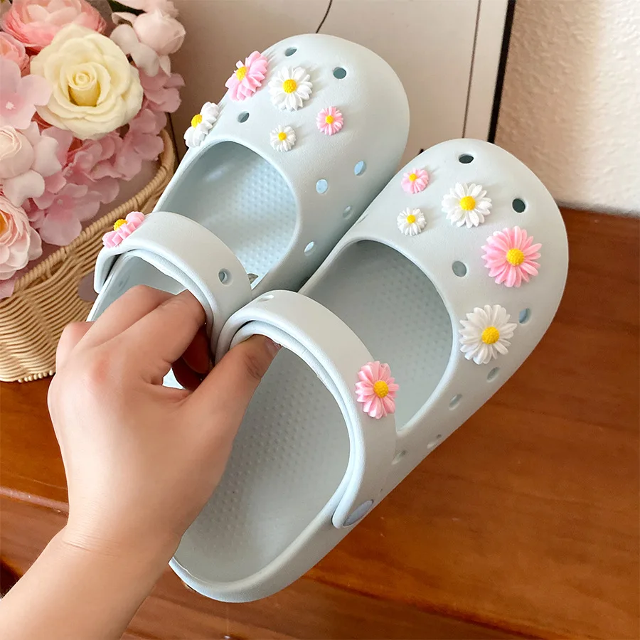 12 Pcs/set Multi-size Resin Daisy Flower Shoe Decorations Women Sweet Detachable DIY Croc Shoe Charms Clog Buckles Accessories K