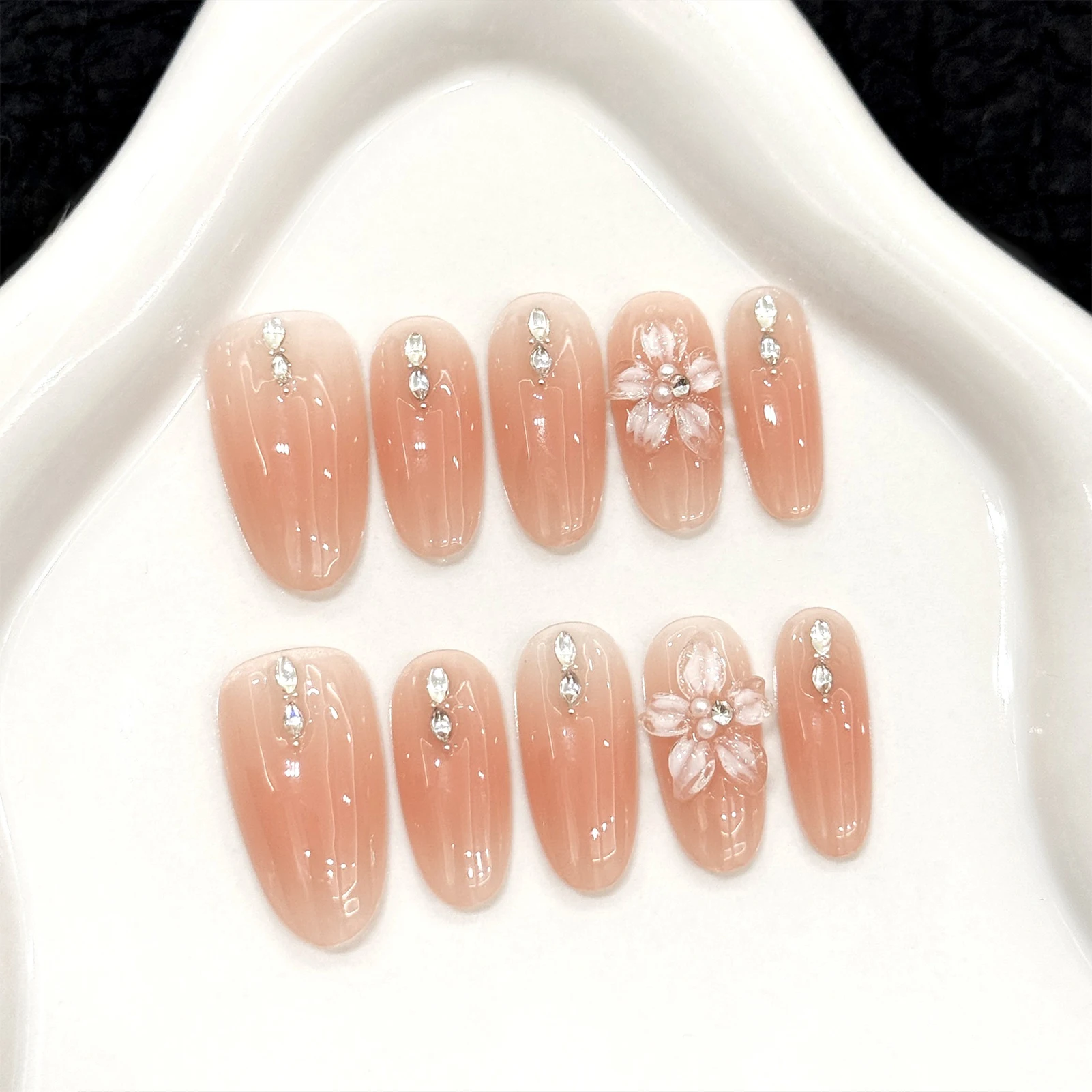 

10pcs Handmade Blush Press On Nails Solid Color 3D Carving Crystal Flower False Nails Rhinestone Decor Sweet Almond Fake Nail
