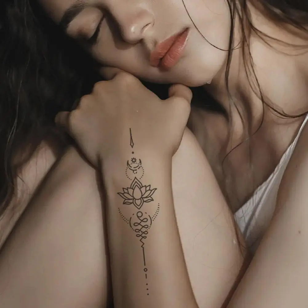 Lotus Sanskriet wervelkolom tattoo sticker, Thaise kruiden tijdelijke tattoo voor rug, waterdichte langdurige nep body art, yoga ontwerp