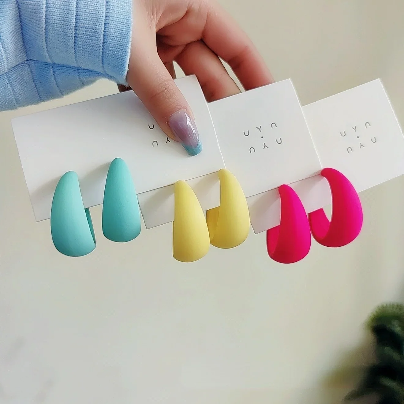 Fresh mint blue wild C-shaped earring earrings girl heart soft girl candy color Korean style earrings women