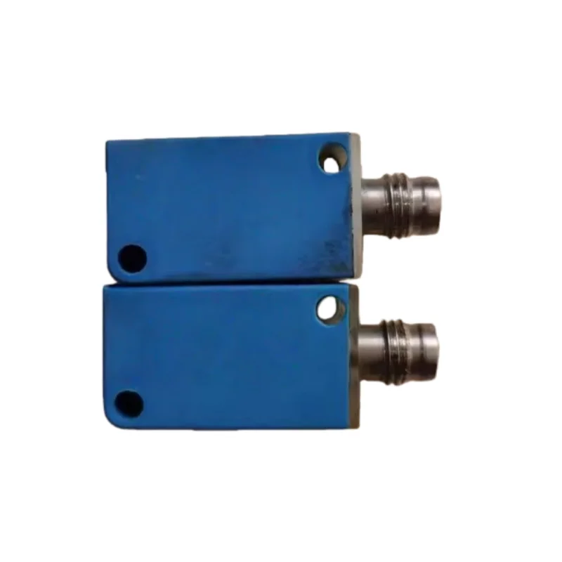 

Good seller 100% Original and Brand New Genuine IQ10-03BPS-KT1 Inductive Proximity Sensor in Stock Negotiable