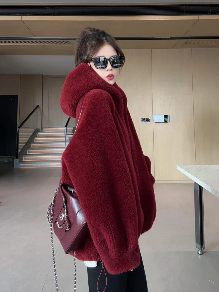 안강 레드 양털 퍼 재킷 여성용 루즈핏 숏 코트 후드 두꺼운 한국 스타일 긴팔 지퍼 시뮬레이션 가죽