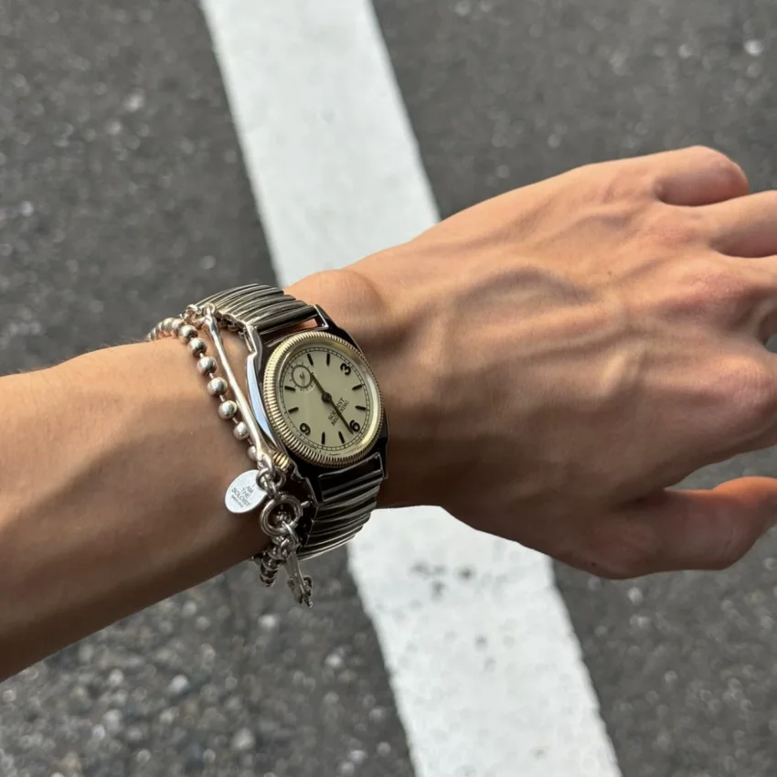 Classic Style Elastic Spring Strap Watch with Large Digital Quartz Watch for Men and Women, Father Mother's Day Gift Watch