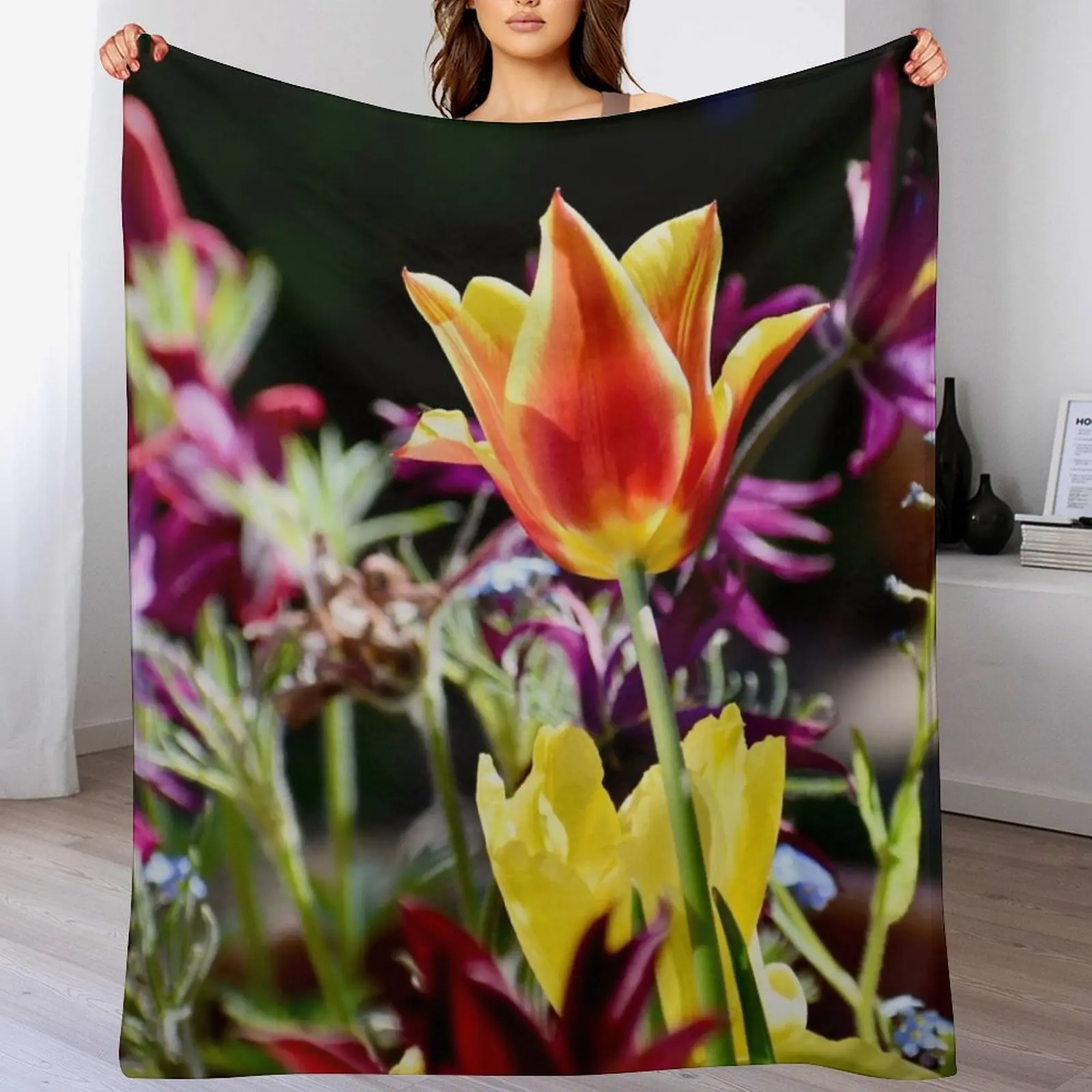 

Orange tulip group Throw Blanket Modern Design Soft Blanket for Home Decor