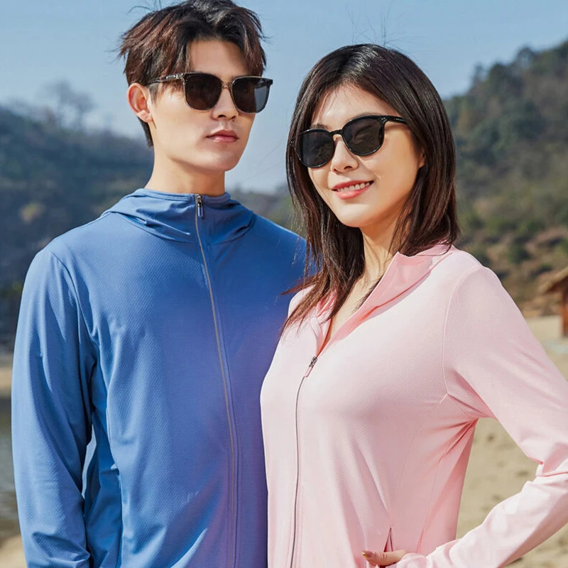 

2024 New Summer Breathable Sunscreen Clothing Loose Hooded Jacket Couple Reflective Stripe Zipper Top Couple's Model UPF50+