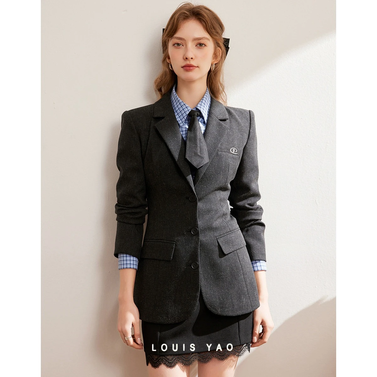 

LOUIS YAO Stylish Women's Blazer2026 Spring Office Elegant Lapel Embroidered Slim Fit Flattering Women's Suit Jacket