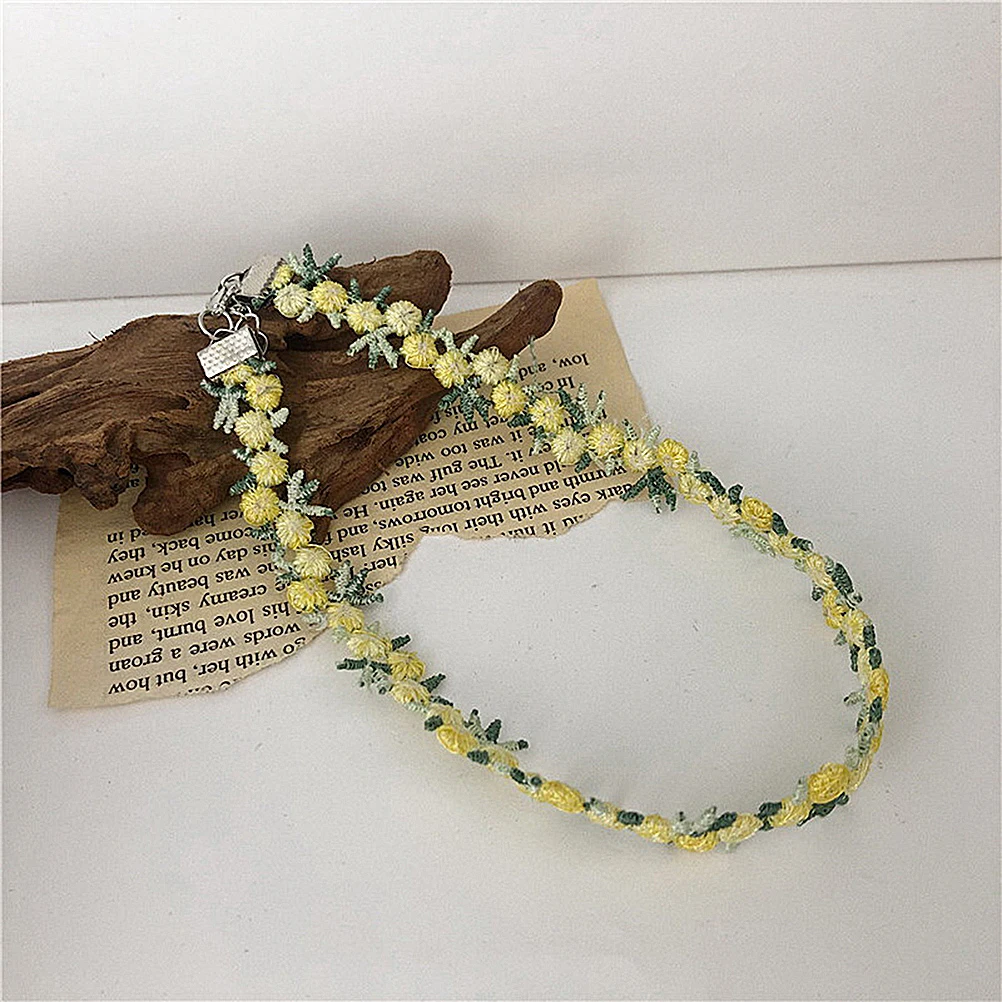 

Flower Collar Necklace Elegant Shell Charm Rose Jewelry Choker Necklaces for Women Girls Novelty Party Wedding Gifts