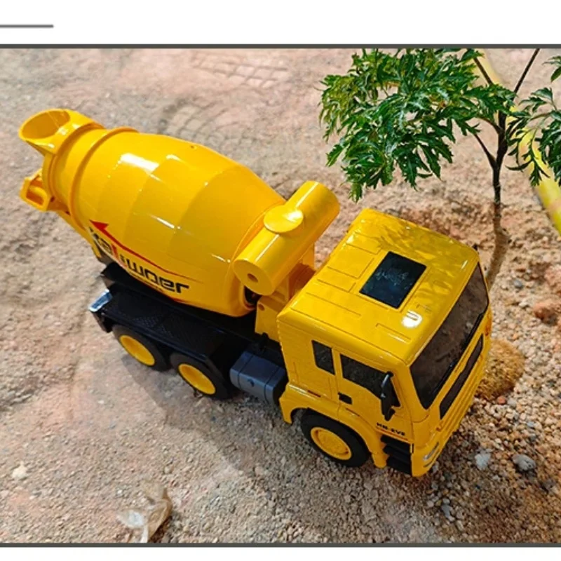 สินค้ามาใหม่: รถบรรทุกของเล่นบังคับวิทยุหกช่องสัญญาณ ขนาด 1:18 พร้อมระบบจำลองการชาร์จ - โมเดลรถวิศวกรรมขนส่งสำหรับเด็กผู้ชาย